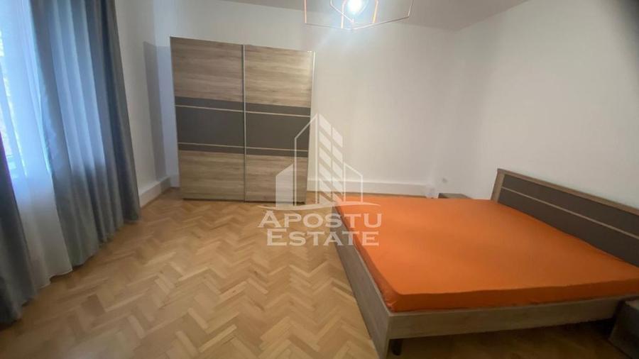 Apartament cu 3 camere semidecomandat în Dâmbovița