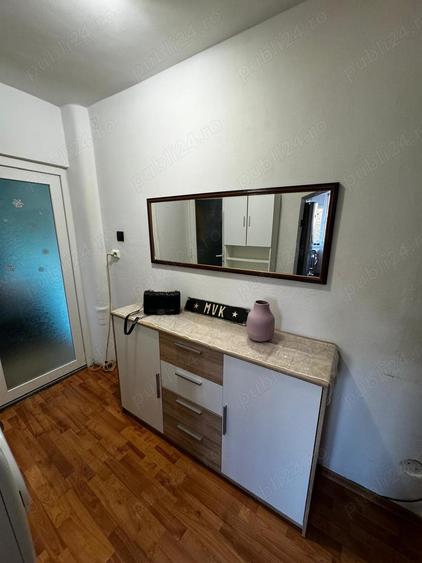 Apartament cu 2 camere semidecomandat, mobilat în Central