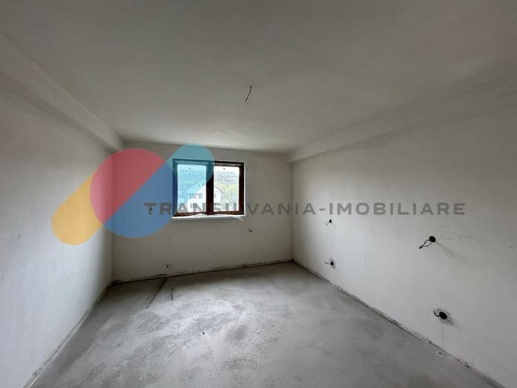 Duplex cu 4 camere cu Canalizare în Copăceni
