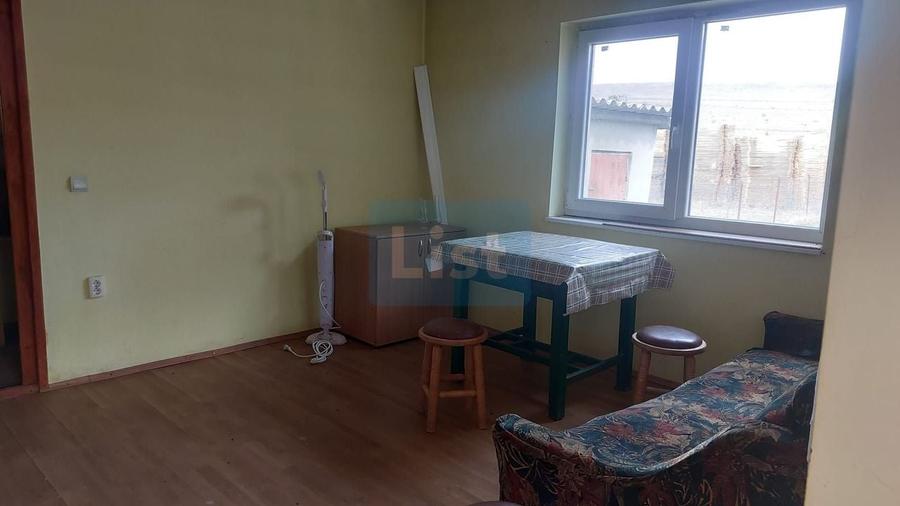 Casă cu 3 camere cu Garaj în Mărgău