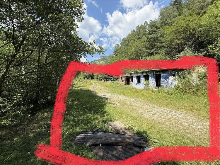 Teren de vanzare la intrare in Petrosani, strada Rosia