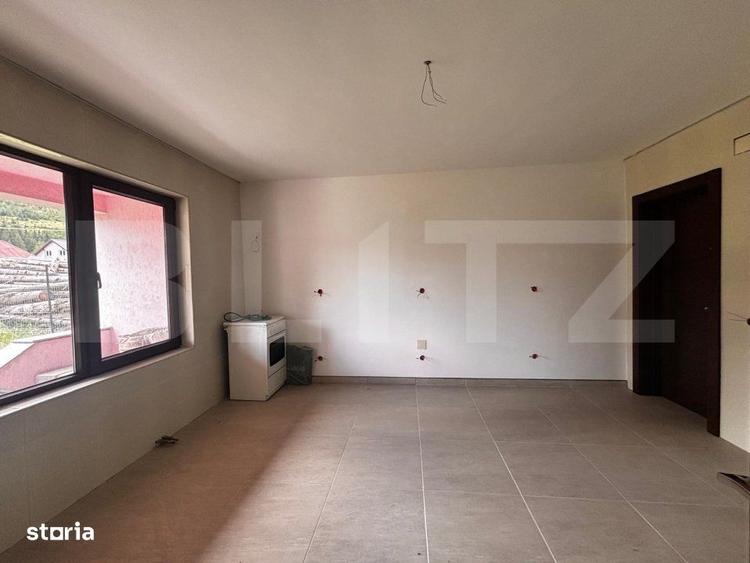 Casă cu 4 camere în Poiana Stampei