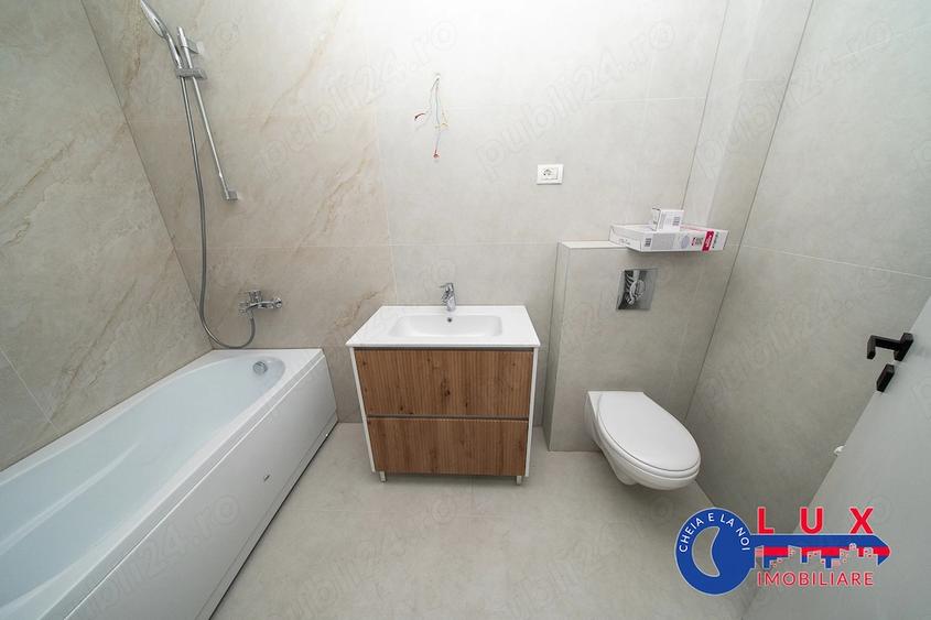 Apartament cu 3 camere decomandat în Babadag
