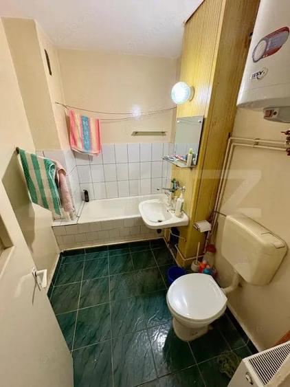 Apartament cu 3 camere decomandat în Tudor