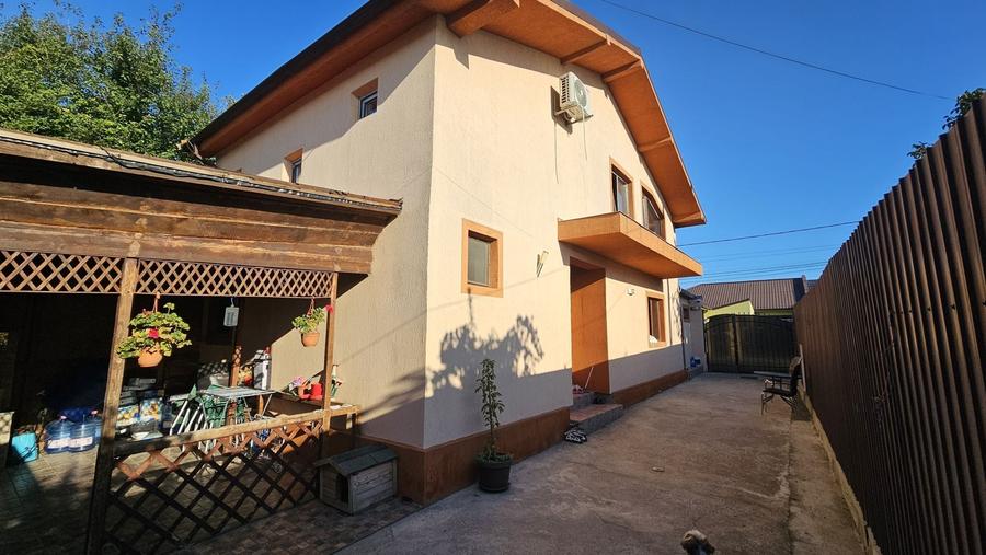Casă cu 4 camere în Valu lui Traian