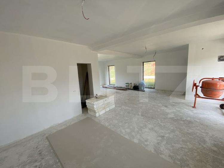 Casă individuală cu 4 camere cu Teren 500 Mp în Exterior Sud