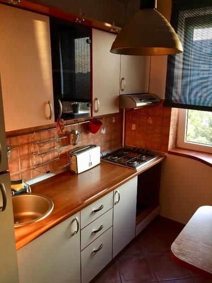 Apartament cu 3 camere, mobilat în Drumul Taberei