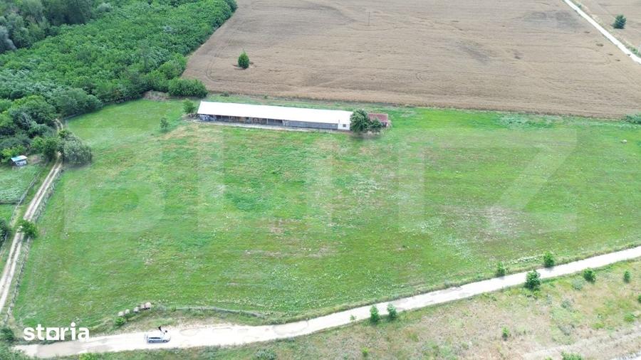 Teren de 17472 mp, în Central