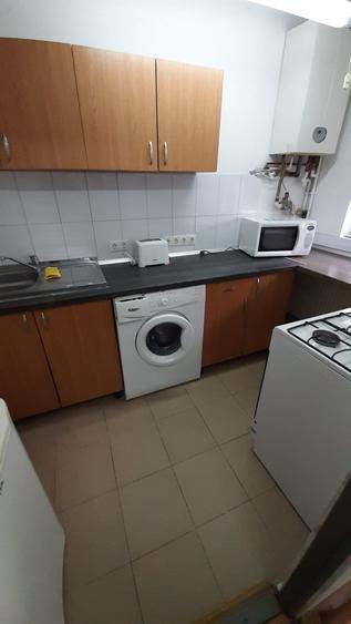Garsonieră decomandată în Vest