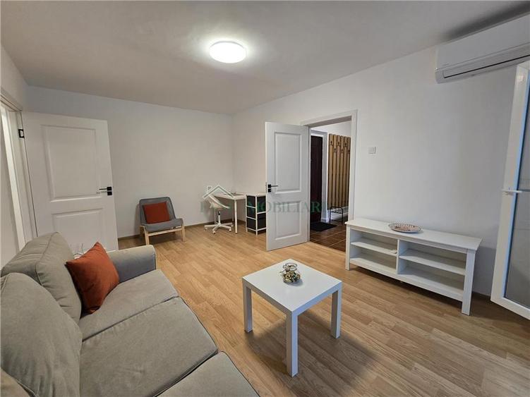 Apartament cu 2 camere semidecomandat în Aviației