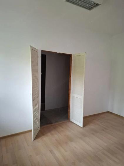Casă cu 3 camere cu Canalizare în Sânandrei