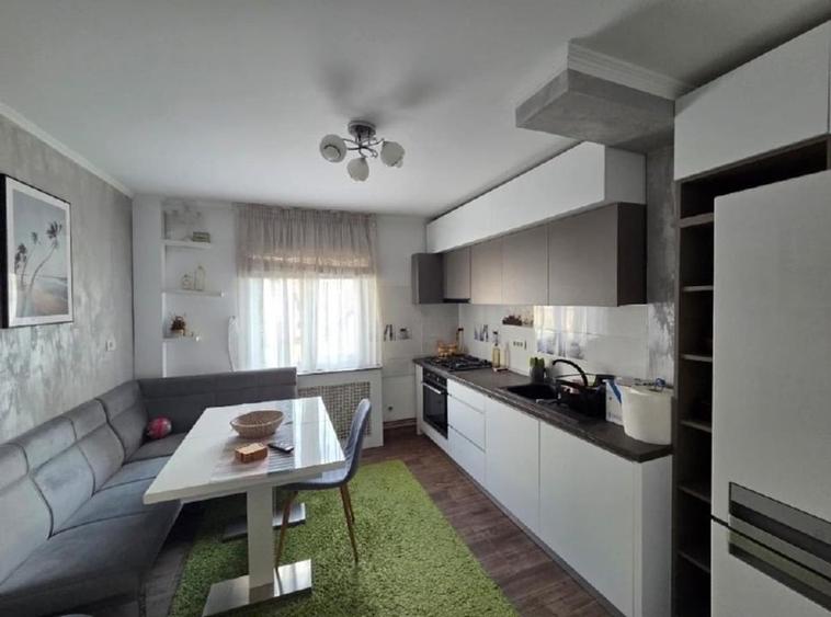 Apartament 3 camere, 2 balcoane, 2 bai, zona 1 Mai, Ramnicu Valcea - 1