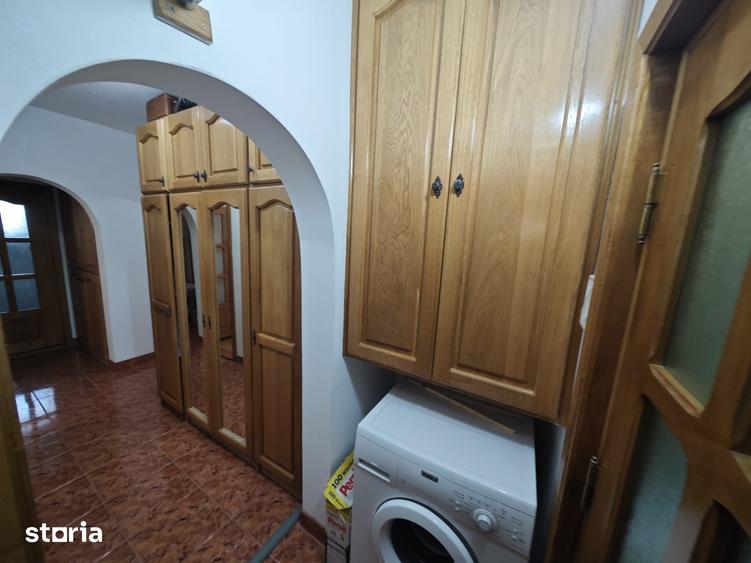 Apartament cu 4 camere decomandat în Central