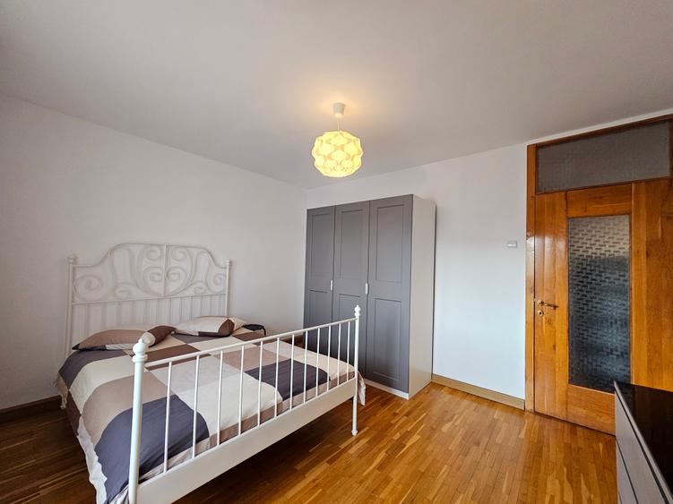 Apartament cu 3 camere decomandat, mobilat în Nerva Traian