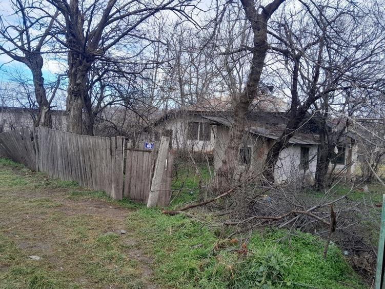 Teren de 2160 mp, în Vârlezi