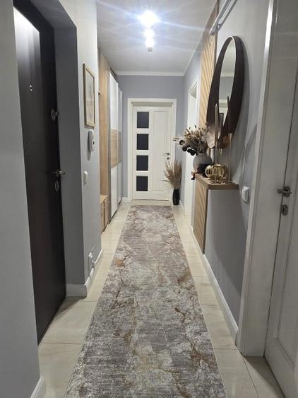 Apartament cu 3 camere semidecomandat în Valea Lupului