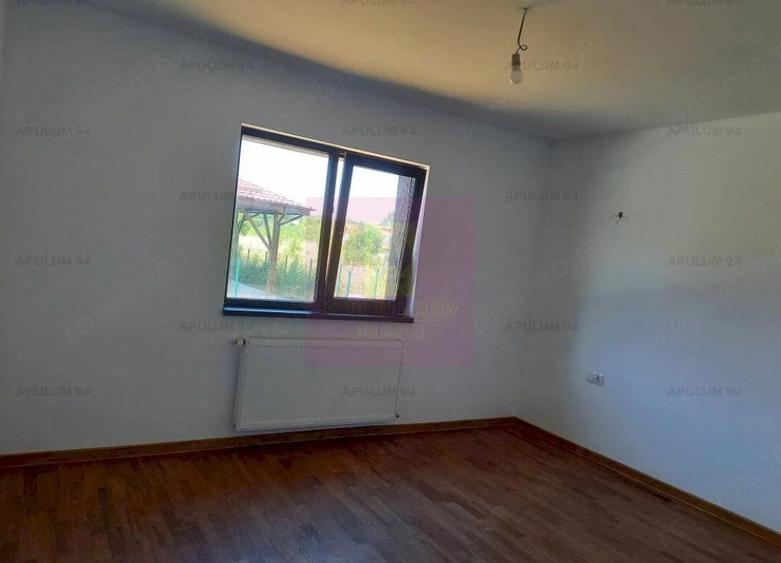 Casă cu 4 camere cu Teren 500 Mp în Gulia