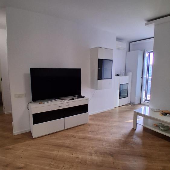 Apartament cu 3 camere decomandat, mobilat în Pipera