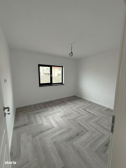 Casă cu 4 camere cu Teren 400 Mp în Clinceni