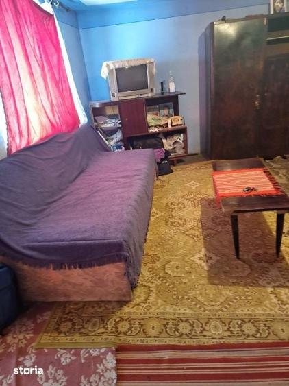 Casă cu 3 camere cu Teren 1686 Mp în Central
