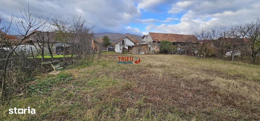 Casă cu 2 camere cu Teren 974 Mp în Micești