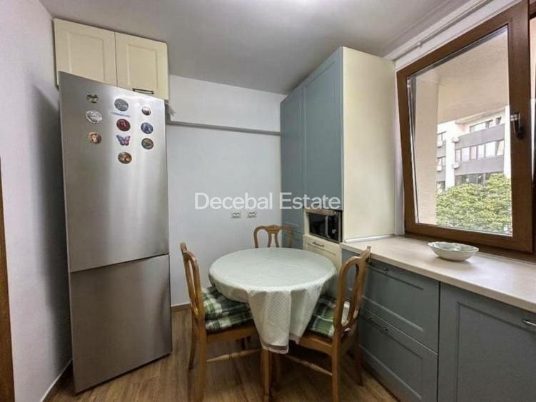 Apartament cu 2 camere semidecomandat, mobilat în Berceni