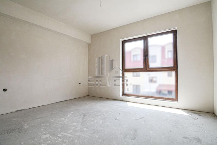 Duplex cu 4 camere cu Canalizare în Florești