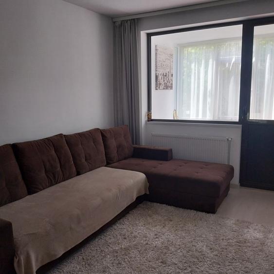 Apartament cu 3 camere decomandat în Tineretului