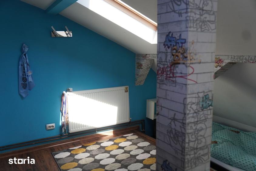 Casă cu 7 camere cu Teren 270 Mp în Grozăvești