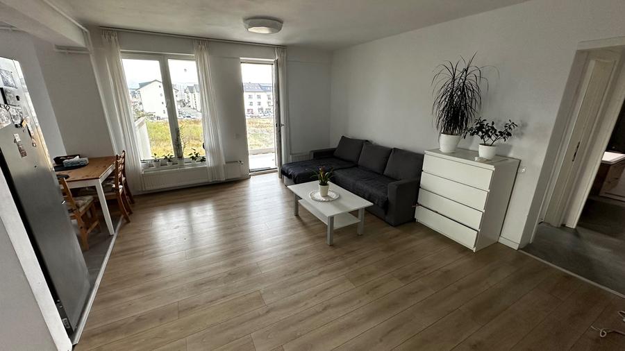 Apartament cu 3 camere semidecomandat în Central