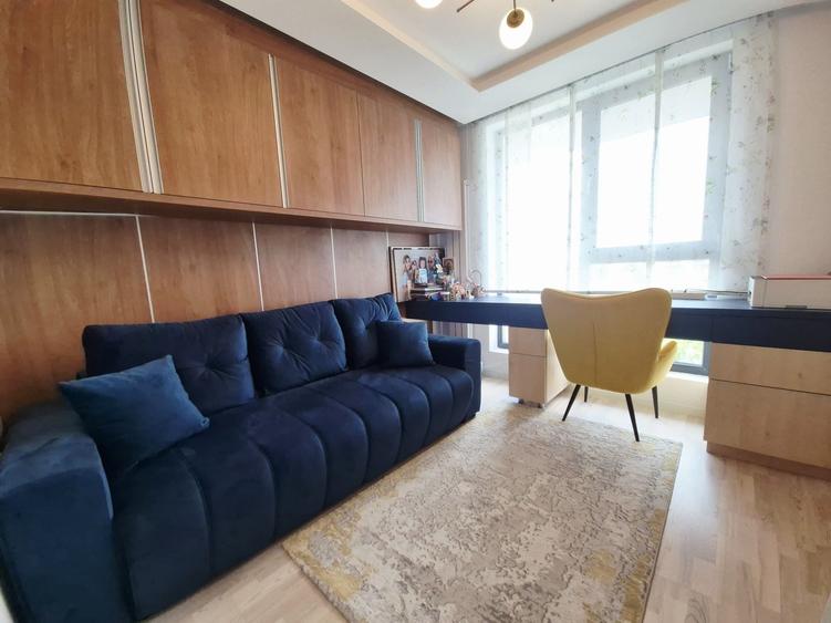 Apartament cu 4 camere decomandat în Central