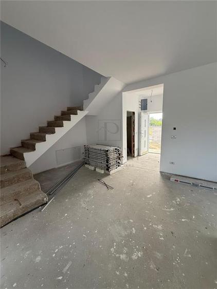 Duplex cu 5 camere cu Canalizare în Moșnița Veche