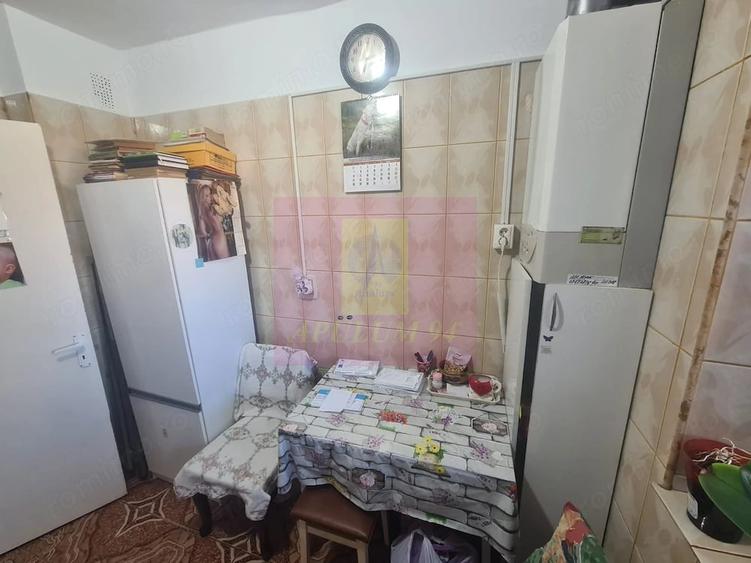 Apartament cu 3 camere decomandat în Câmpina