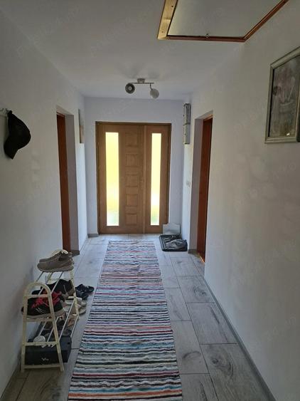 Casă cu 2 camere cu Teren 900 Mp în Preutești