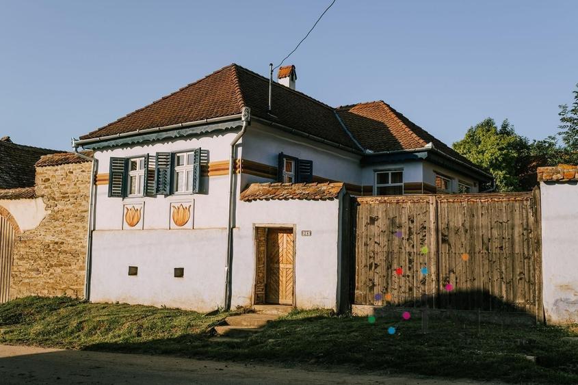 Casă individuală cu 10 camere cu Canalizare în Grânari