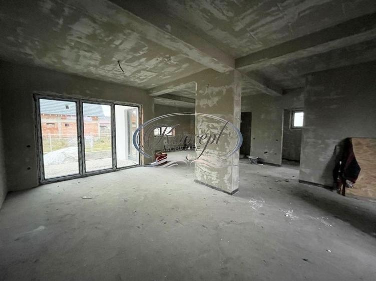 Casă individuală cu 4 camere cu Canalizare în Jucu