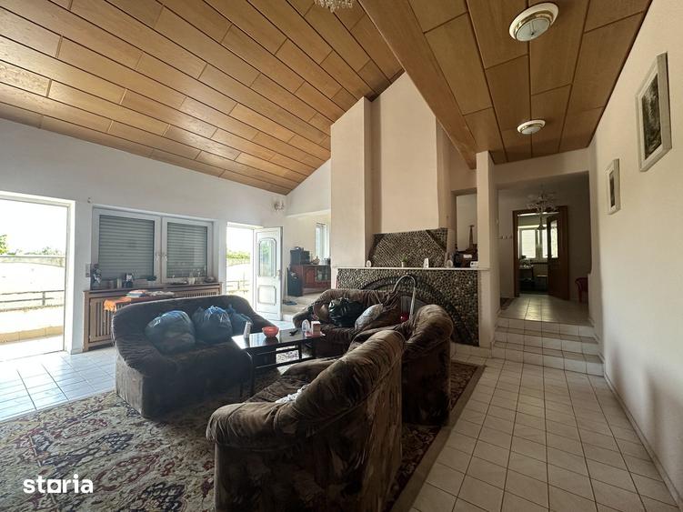 Casă cu 5 camere cu Teren 5000 Mp în Puchenii Mari