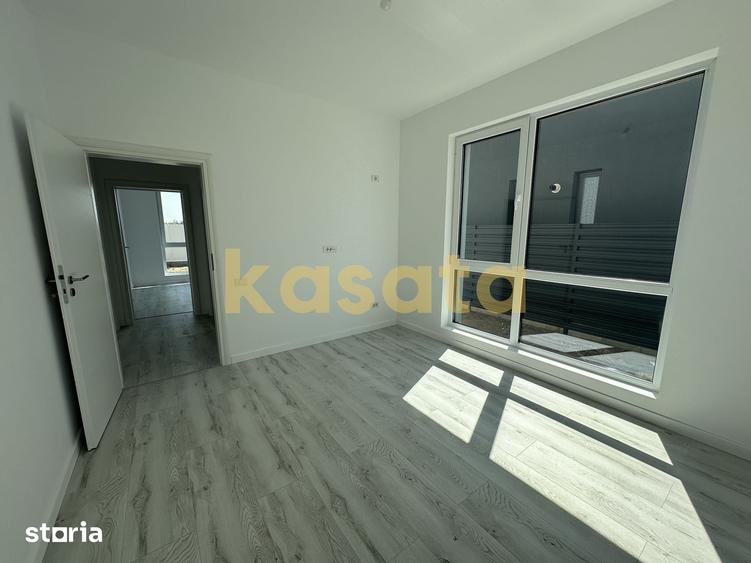 Casă cu 4 camere cu Teren 400 Mp în Domnești