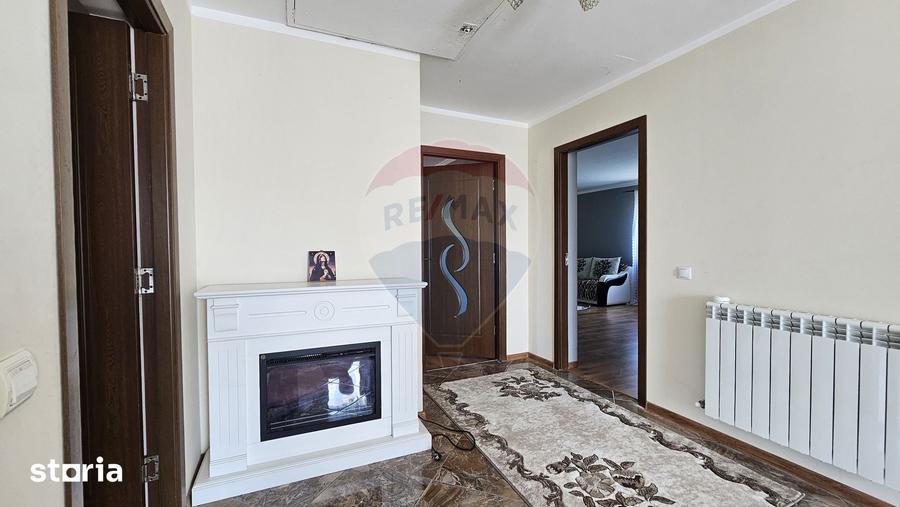 Casă cu 6 camere cu Teren 3600 Mp în Hănțești