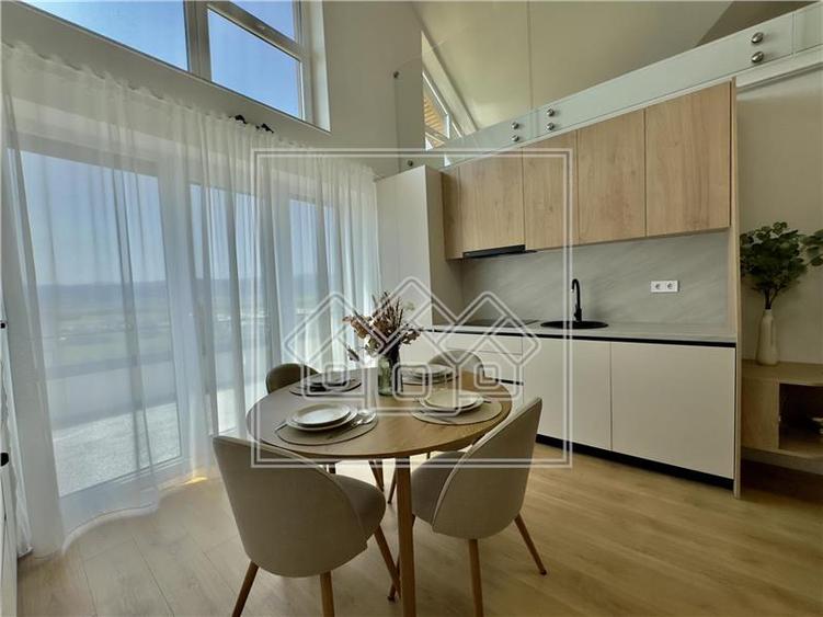 Penthouse cu 3 camere semidecomandat, mobilat în Exterior Vest
