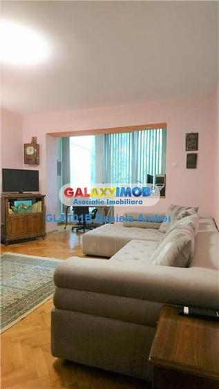 Apartament cu 3 camere decomandat, mobilat în Pajura