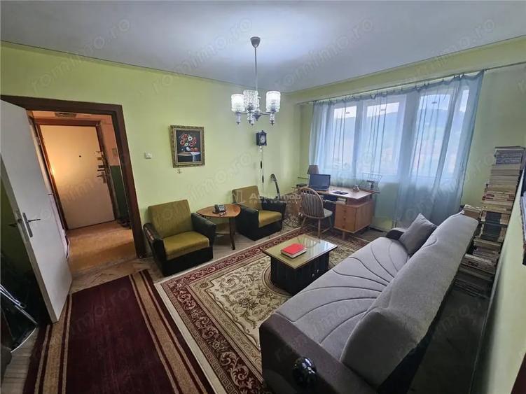 Apartament cu 2 camere semidecomandat în Micro I