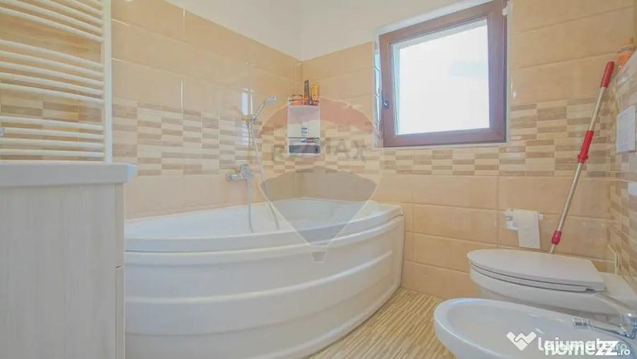 Casă cu 4 camere cu Teren 534 Mp în IAR