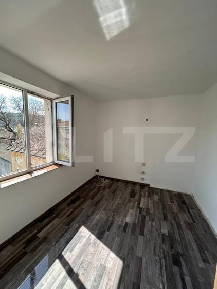 Apartament cu 2 camere semidecomandat în Gherla