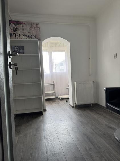 Apartament cu 2 camere decomandat în Broșteni