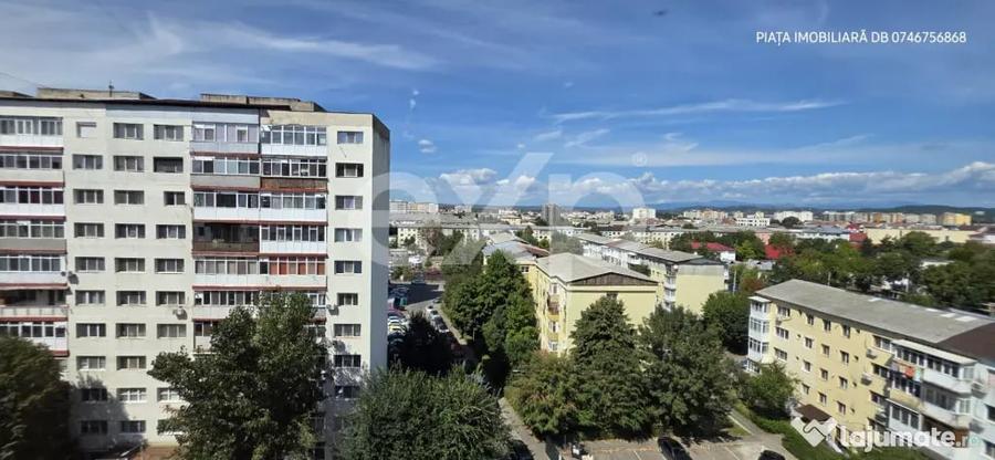 Apartament cu 2 camere decomandat în Micro 6