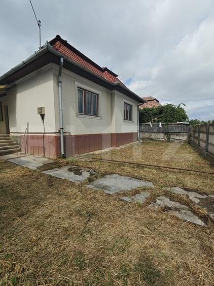 Casă individuală cu 3 camere cu Canalizare în Luna