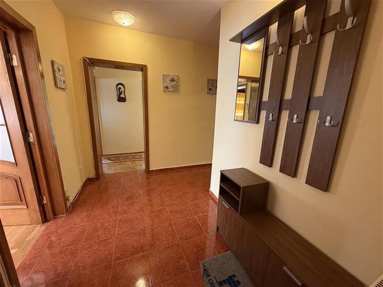 Apartament cu 4 camere decomandat în Ultracentral