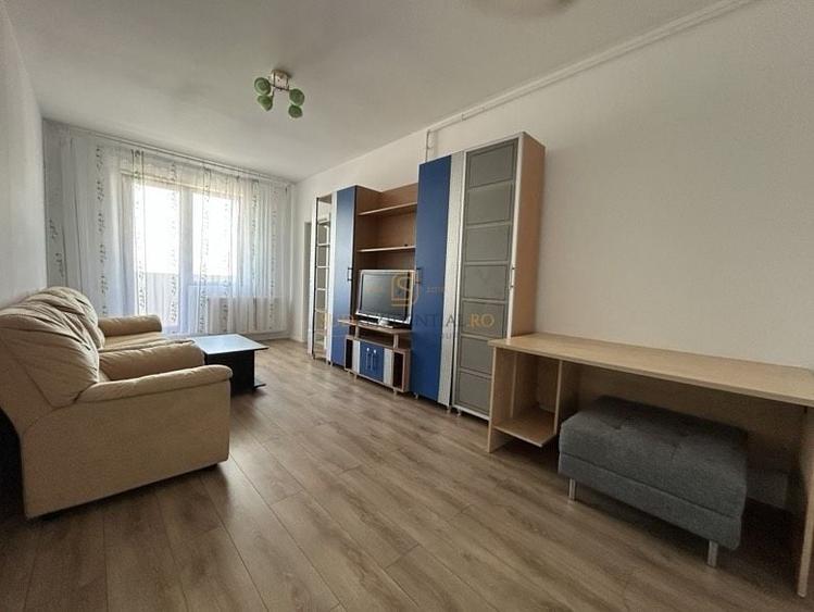 Apartament cu 2 camere semidecomandat, mobilat în Sălaj