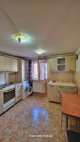 Apartament cu 2 camere semidecomandat în Cetate